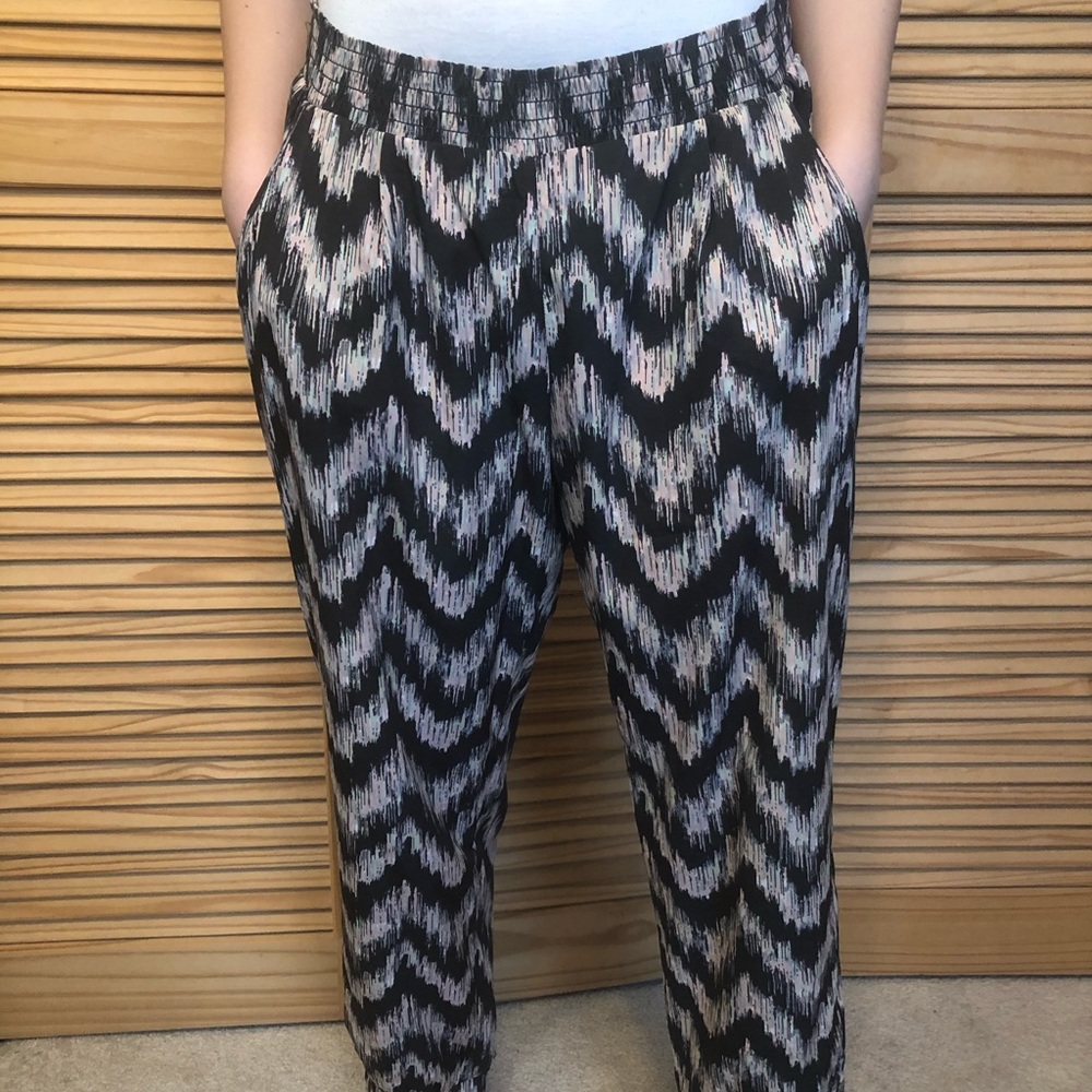 Chevron print pants